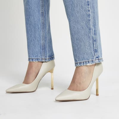 Beige gold heel court shoes