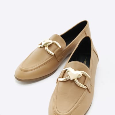 Beige heart chain loafers
