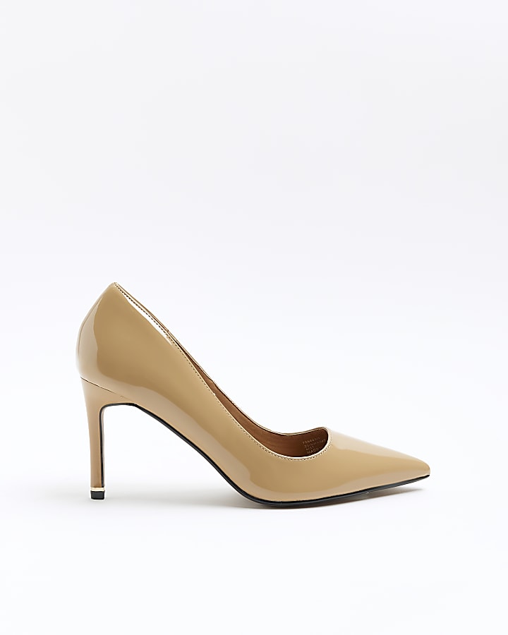 Beige heeled court shoes
