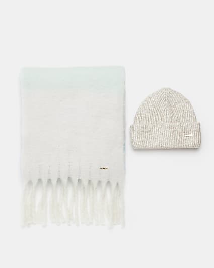 Beige knit hat and scarf set