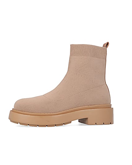 360 degree animation of product Beige knitted chunky ankle boots frame-2
