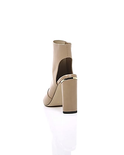 360 degree animation of product Beige leather wide fit shoe boot frame-17