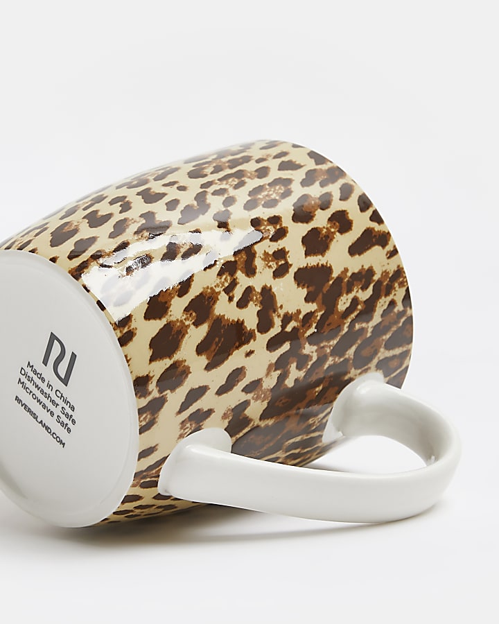 Beige leopard print mug