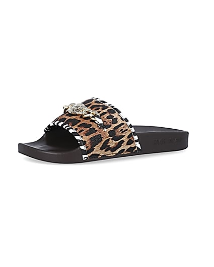 360 degree animation of product Beige leopard print sliders frame-1
