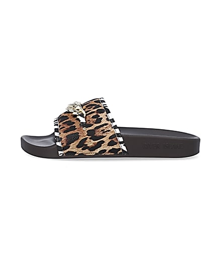 360 degree animation of product Beige leopard print sliders frame-3