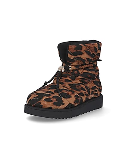 360 degree animation of product Beige leopard quilted puffer snow boots frame-0
