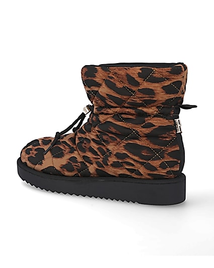 360 degree animation of product Beige leopard quilted puffer snow boots frame-5