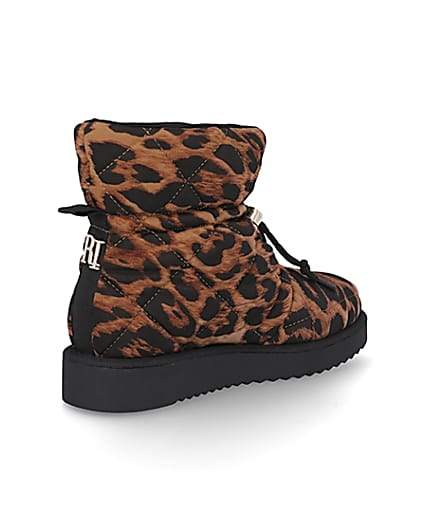 360 degree animation of product Beige leopard quilted puffer snow boots frame-12