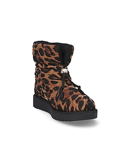 360 degree animation of product Beige leopard quilted puffer snow boots frame-19