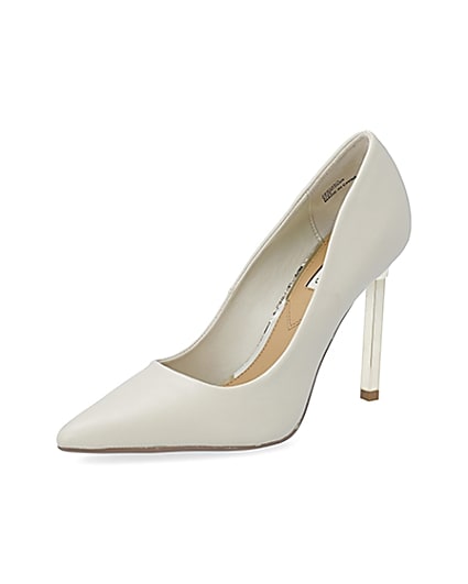 360 degree animation of product Beige pointed stiletto court heel frame-1