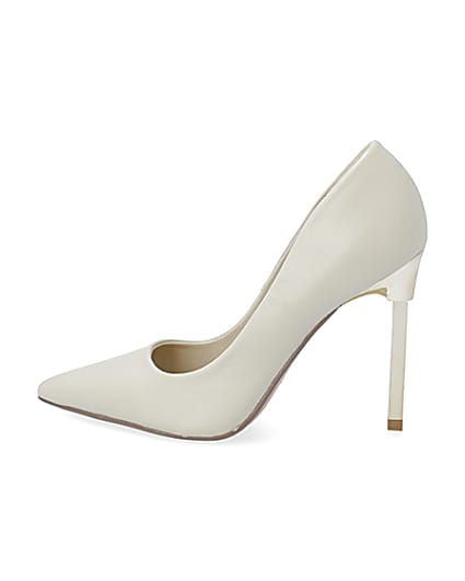 360 degree animation of product Beige pointed stiletto court heel frame-4
