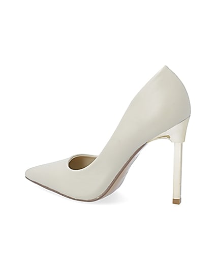 360 degree animation of product Beige pointed stiletto court heel frame-5