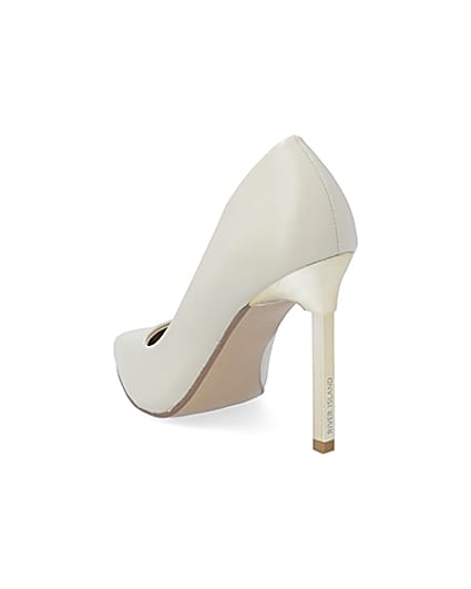 360 degree animation of product Beige pointed stiletto court heel frame-7