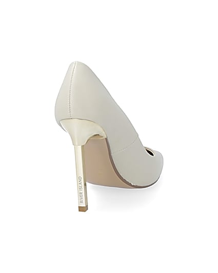 360 degree animation of product Beige pointed stiletto court heel frame-11