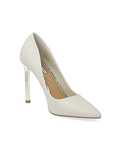 360 degree animation of product Beige pointed stiletto court heel frame-18