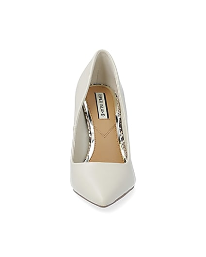 360 degree animation of product Beige pointed stiletto court heel frame-21