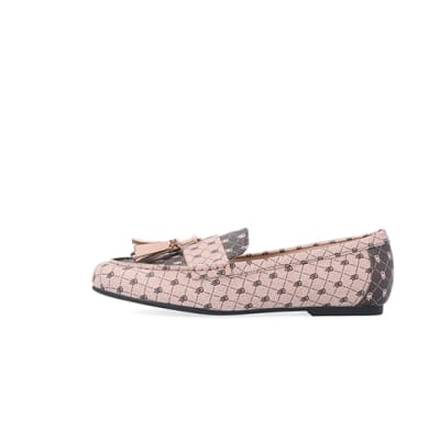 360 degree animation of product Beige RI monogram print loafers frame-3