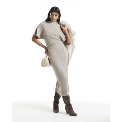 Ribbed Short Sleeve Midi Dress