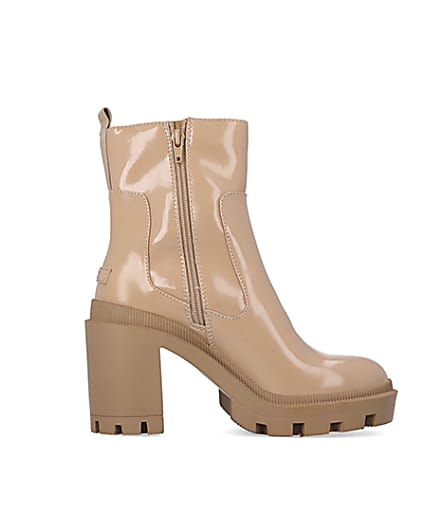 360 degree animation of product Beige rubber heeled ankle boots frame-15