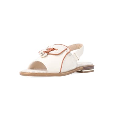 360 degree animation of product Beige sling back shoes frame-0