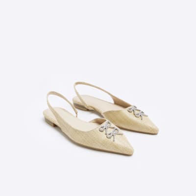 Beige slingback pointed shoes