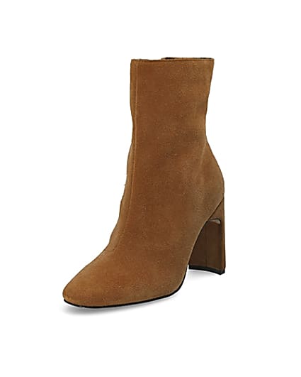 360 degree animation of product Beige suede heeled ankle boot frame-0