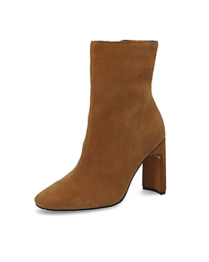 360 degree animation of product Beige suede heeled ankle boot frame-1