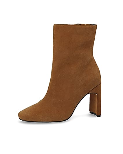 360 degree animation of product Beige suede heeled ankle boot frame-2