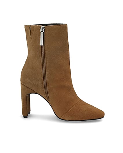 360 degree animation of product Beige suede heeled ankle boot frame-16