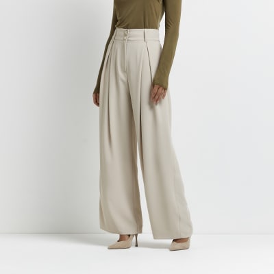 trousers pleated