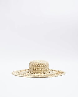 Beige woven straw seashell hat