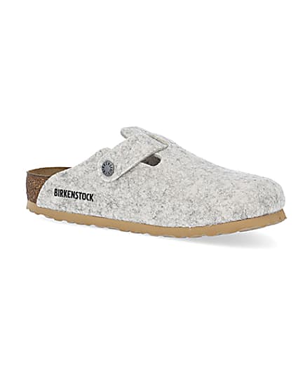 360 degree animation of product Birkenstock grey wooly boston mules frame-20