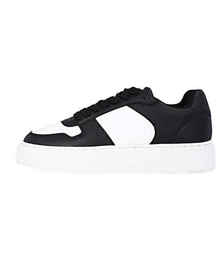 360 degree animation of product Black and white chunky trainers frame-3