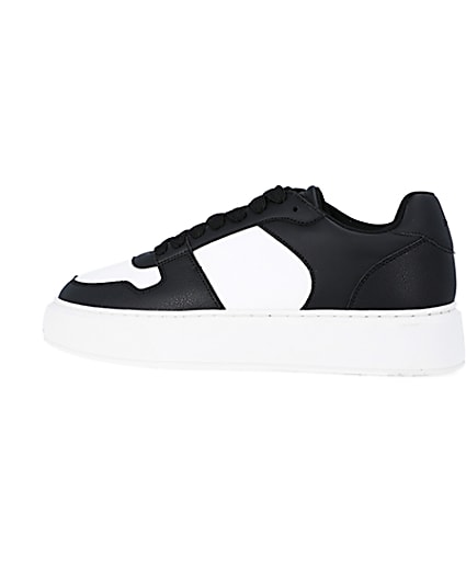 360 degree animation of product Black and white chunky trainers frame-4