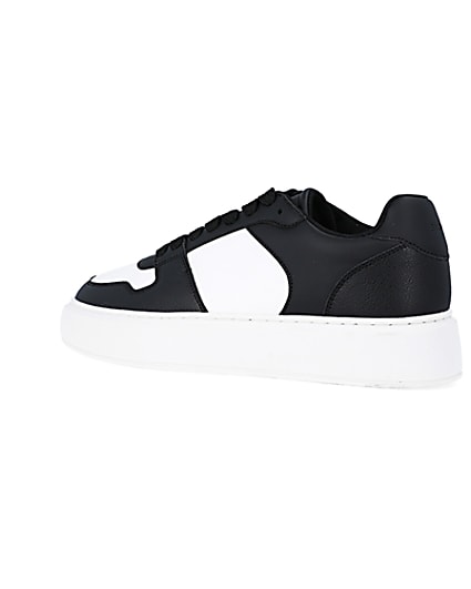 360 degree animation of product Black and white chunky trainers frame-5