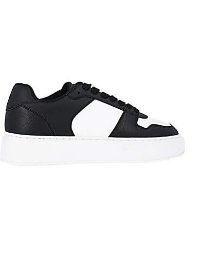 360 degree animation of product Black and white chunky trainers frame-14