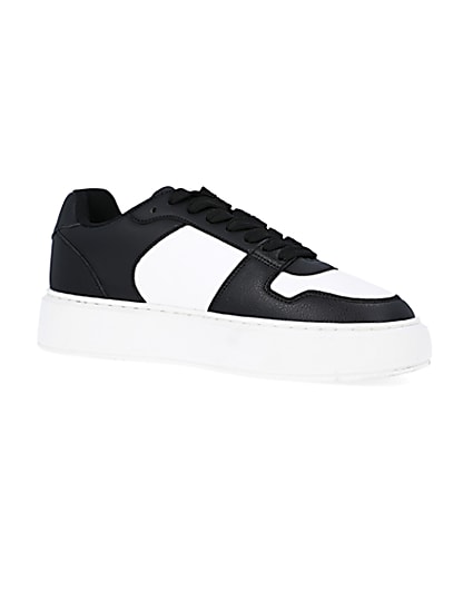 360 degree animation of product Black and white chunky trainers frame-17