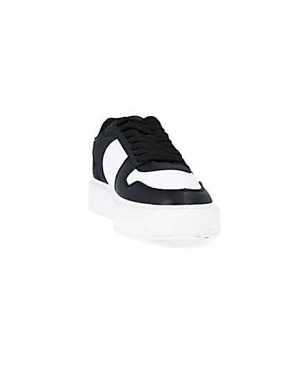 360 degree animation of product Black and white chunky trainers frame-20