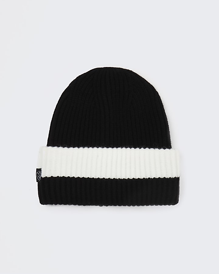 Black and white stripe beanie hat