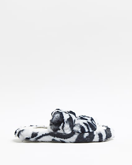 Black animal print faux fur slippers