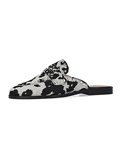 360 degree animation of product Black animal print leather backless loafers frame-2