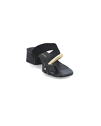 360 degree animation of product Black asymmetric toe ring sandals frame-19