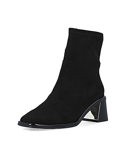 360 degree animation of product Black block heel ankle boots frame-0