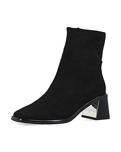 360 degree animation of product Black block heel ankle boots frame-1