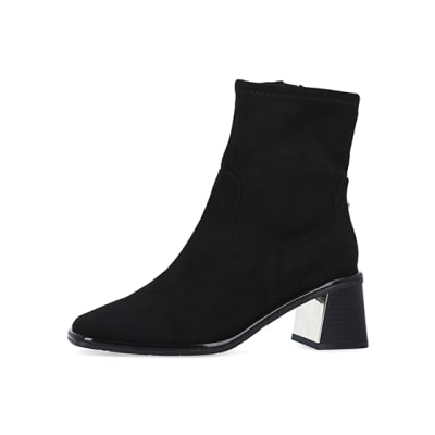 360 degree animation of product Black block heel ankle boots frame-2