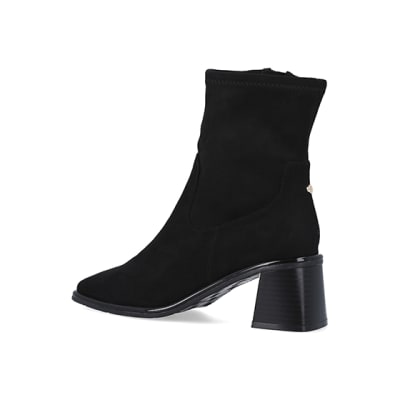 360 degree animation of product Black block heel ankle boots frame-5