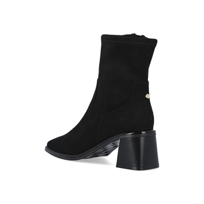 360 degree animation of product Black block heel ankle boots frame-6