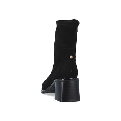 360 degree animation of product Black block heel ankle boots frame-8