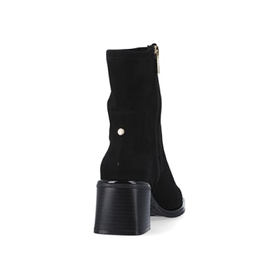 360 degree animation of product Black block heel ankle boots frame-10