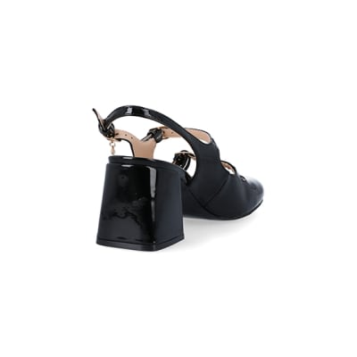 360 degree animation of product Black block heeled shoes frame-11